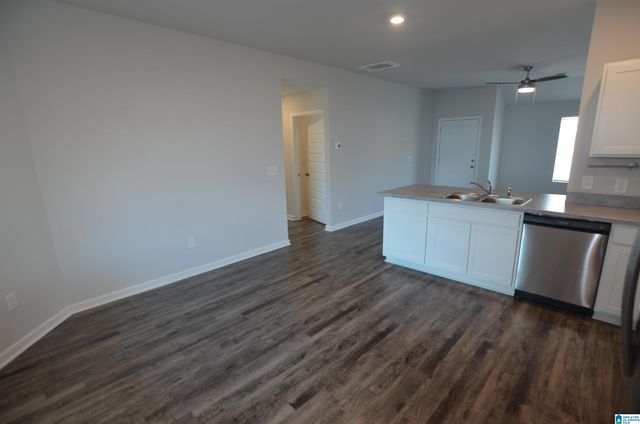 283 AMBER AVENUE, Calera, AL 35040