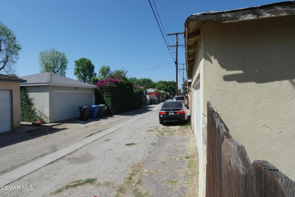 Image 20 of property listing at 17740 Vanowen Street, Reseda, CA 91335