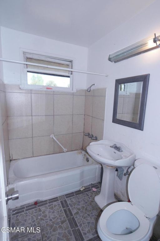 Image 8 of property listing at 17740 Vanowen Street, Reseda, CA 91335