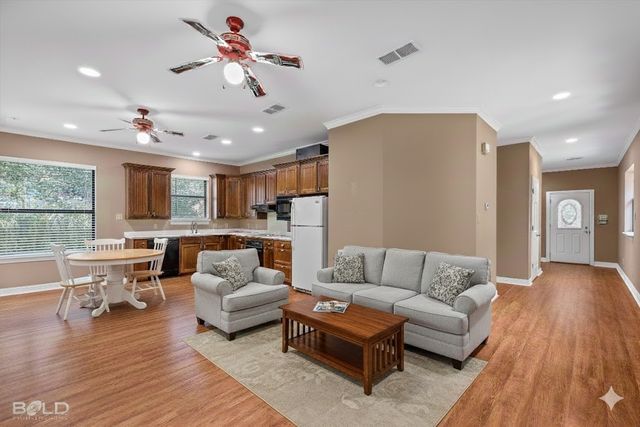 36 Golf Club Drive, Haughton, LA 71037