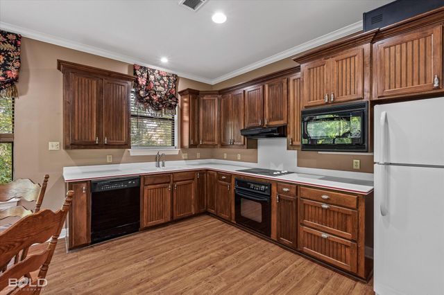 36 Golf Club Drive, Haughton, LA 71037