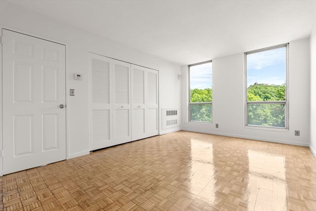 33 Pond Ave 523, Brookline, MA 02445