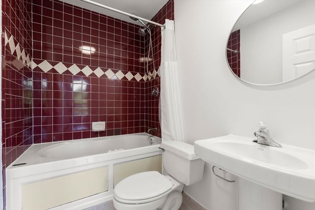 33 Pond Ave 523, Brookline, MA 02445