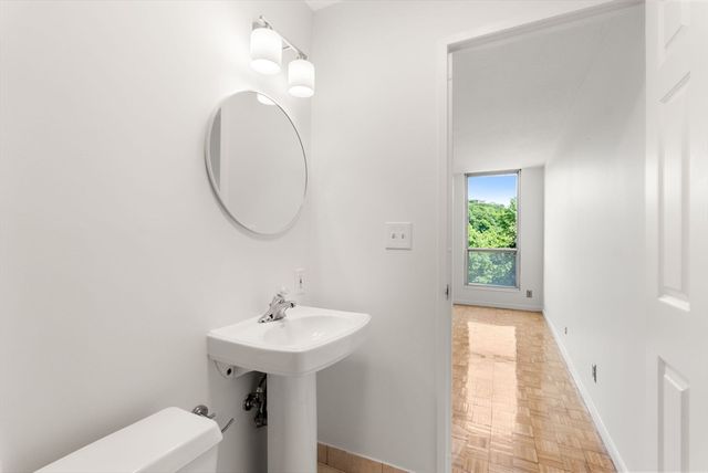 33 Pond Ave 523, Brookline, MA 02445
