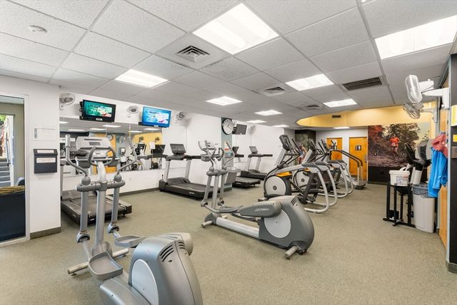 33 Pond Ave 523, Brookline, MA 02445