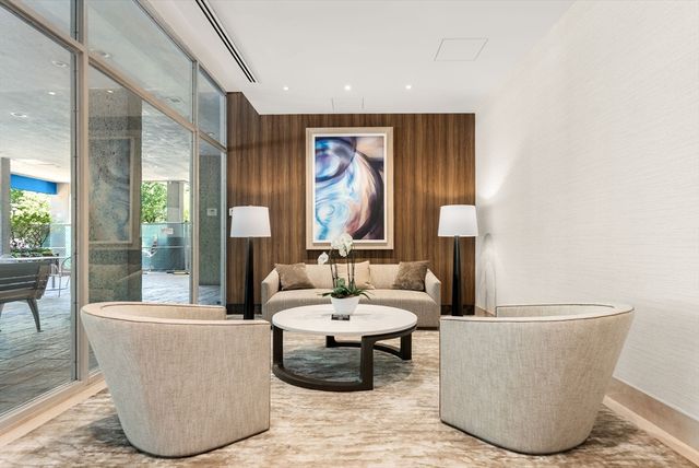 33 Pond Ave 523, Brookline, MA 02445