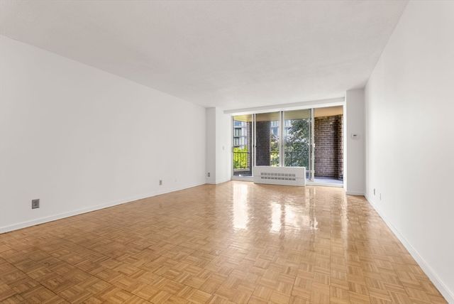 33 Pond Ave 523, Brookline, MA 02445