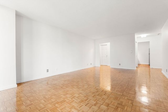 33 Pond Ave 523, Brookline, MA 02445