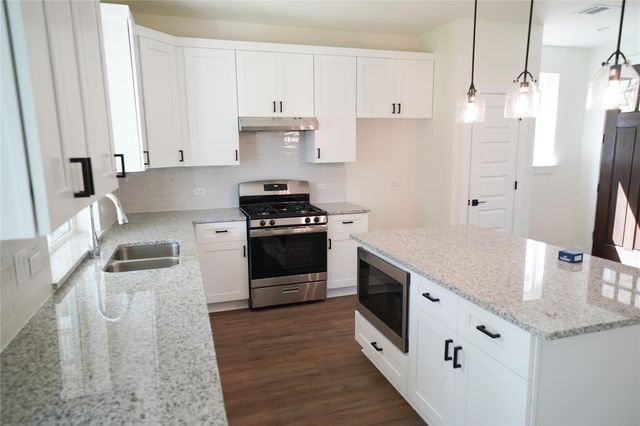 117 Dunlap ST A, Austin, TX 78704