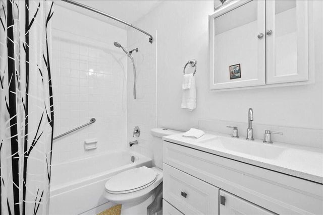 884 Worcester Lane, Lake Worth, FL 33467