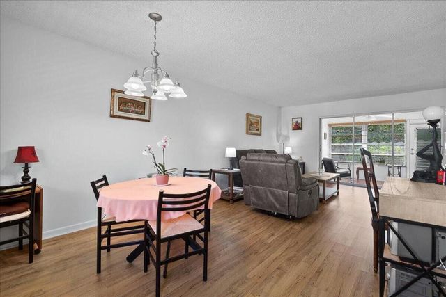 884 Worcester Lane, Lake Worth, FL 33467