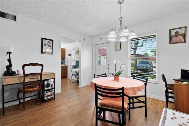 884 Worcester Lane, Lake Worth, FL 33467