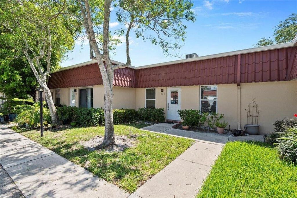 884 Worcester Lane, Lake Worth, FL 33467