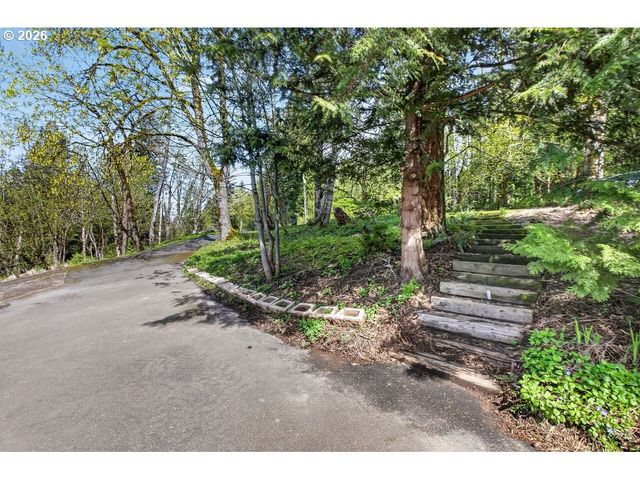 139 Se CURTIS Dr, Corbett, OR 97019