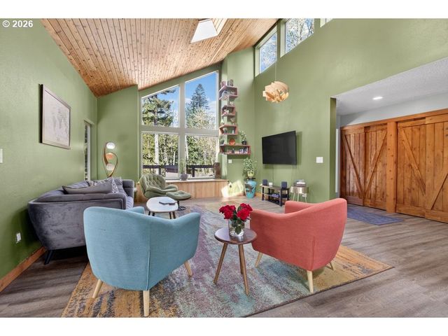 139 Se CURTIS Dr, Corbett, OR 97019