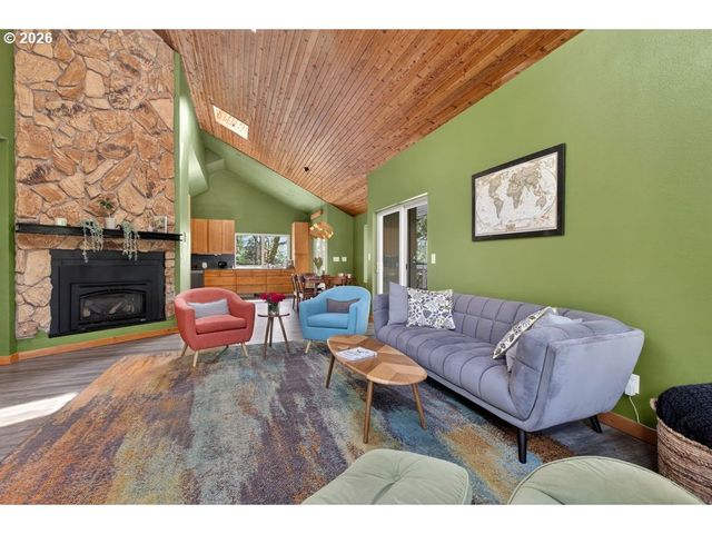 139 Se CURTIS Dr, Corbett, OR 97019