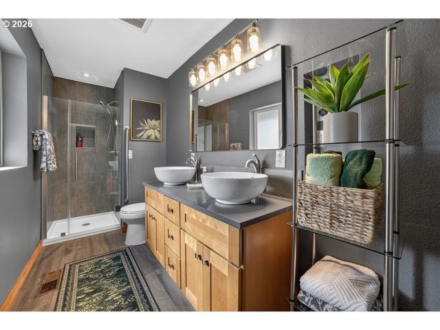 139 Se CURTIS Dr, Corbett, OR 97019