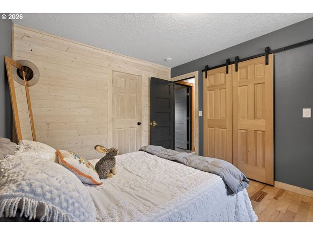 139 Se CURTIS Dr, Corbett, OR 97019