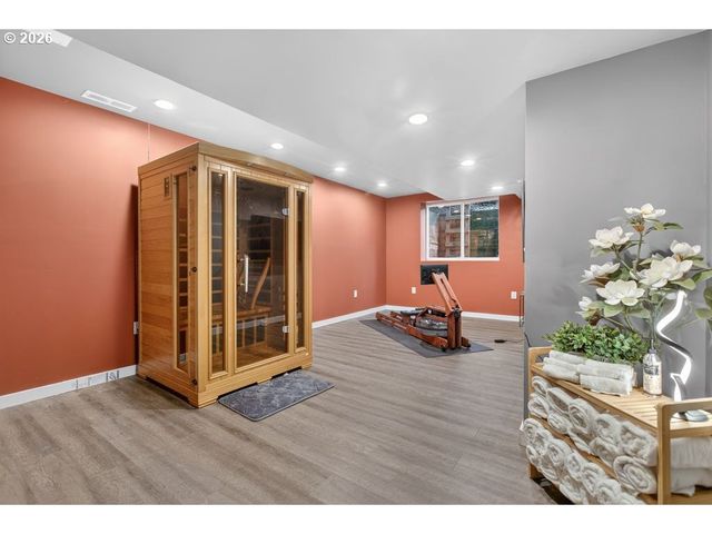 139 Se CURTIS Dr, Corbett, OR 97019