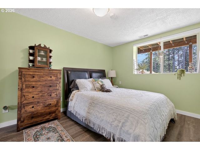 139 Se CURTIS Dr, Corbett, OR 97019