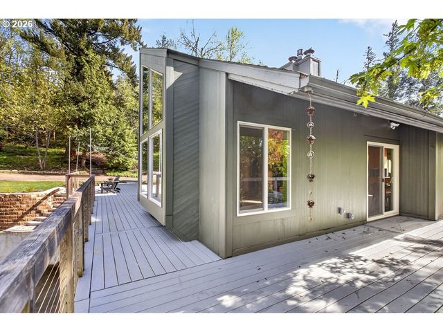 139 Se CURTIS Dr, Corbett, OR 97019