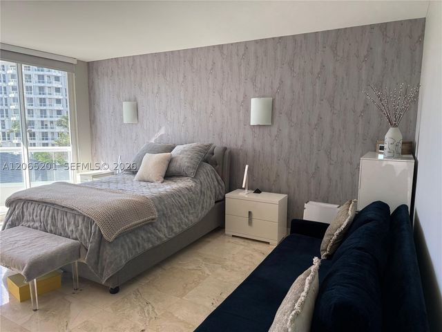 21150 Point Pl 702, Aventura, FL 33180