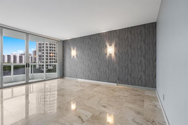 21150 Point Pl 702, Aventura, FL 33180