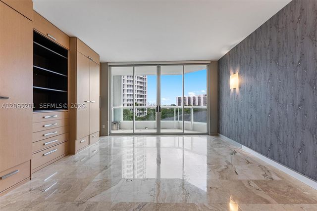 21150 Point Pl 702, Aventura, FL 33180