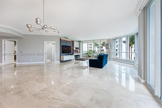 21150 Point Pl 702, Aventura, FL 33180
