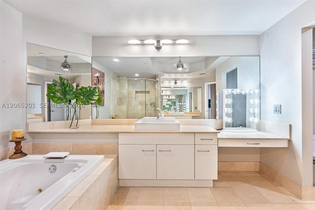21150 Point Pl 702, Aventura, FL 33180