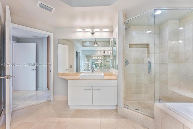 21150 Point Pl 702, Aventura, FL 33180