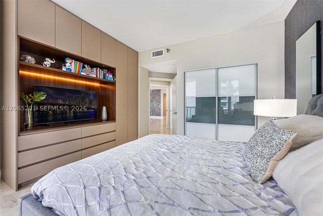 21150 Point Pl 702, Aventura, FL 33180