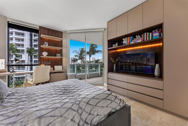 21150 Point Pl 702, Aventura, FL 33180