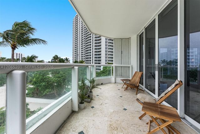 21150 Point Pl 702, Aventura, FL 33180