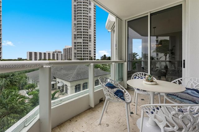 21150 Point Pl 702, Aventura, FL 33180