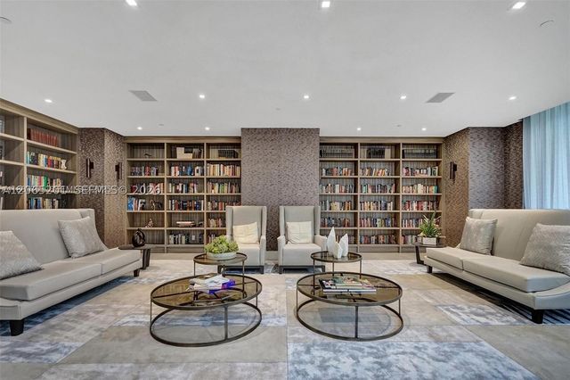 21150 Point Pl 702, Aventura, FL 33180