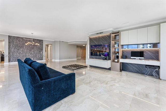 21150 Point Pl 702, Aventura, FL 33180