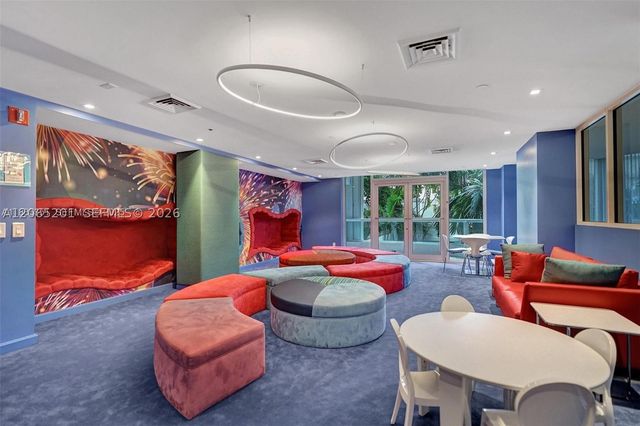 21150 Point Pl 702, Aventura, FL 33180