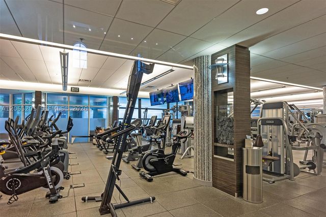 21150 Point Pl 702, Aventura, FL 33180