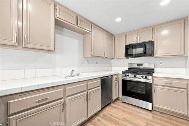25136 Steinbeck Avenue D, Stevenson Ranch, CA 91381