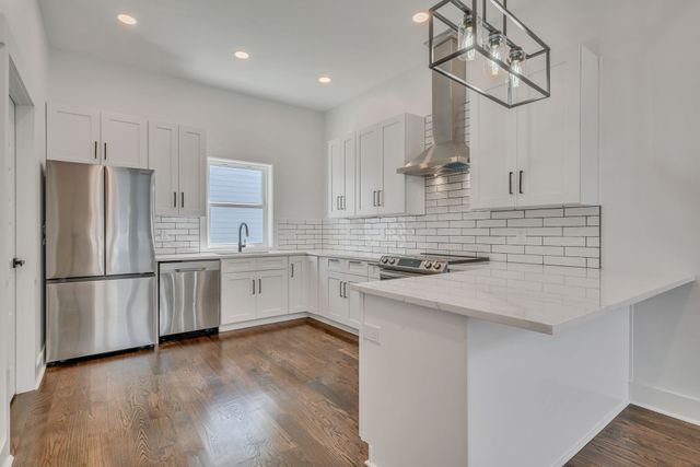 3715 Fairview Dr, Nashville, TN 37218