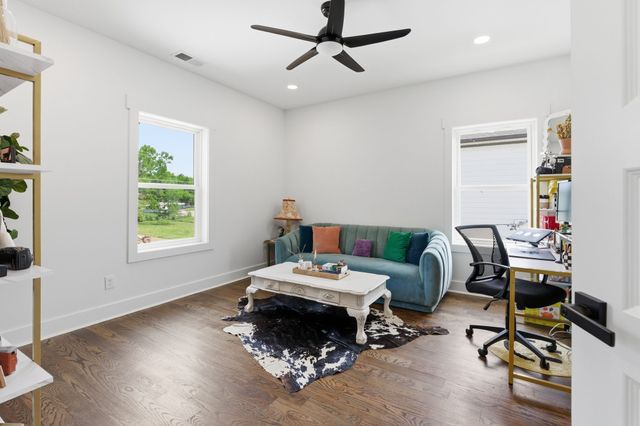 3715 Fairview Dr, Nashville, TN 37218