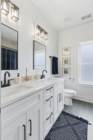 3715 Fairview Dr, Nashville, TN 37218