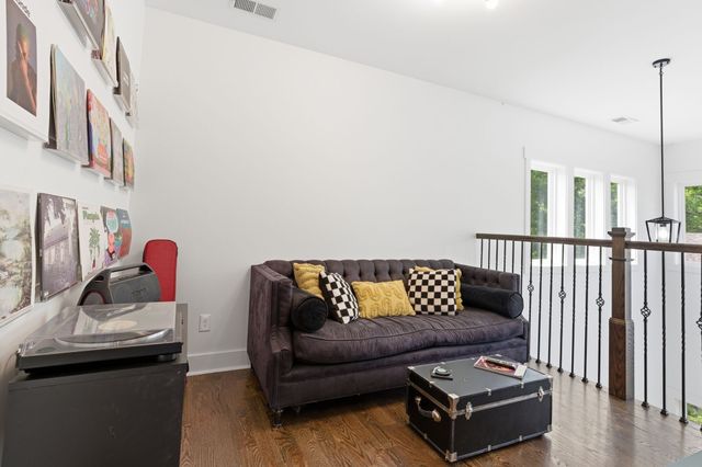 3715 Fairview Dr, Nashville, TN 37218