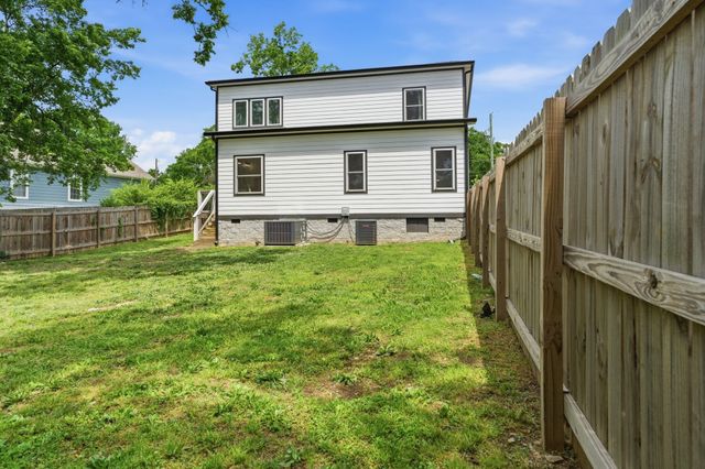 3715 Fairview Dr, Nashville, TN 37218