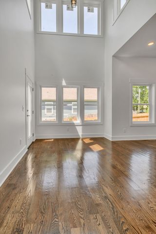 3715 Fairview Dr, Nashville, TN 37218