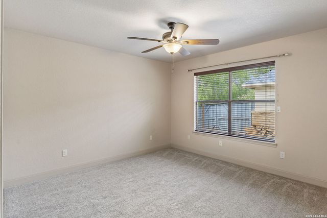 107 Oakview, Floresville, TX 78114