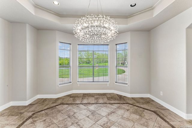 107 Oakview, Floresville, TX 78114