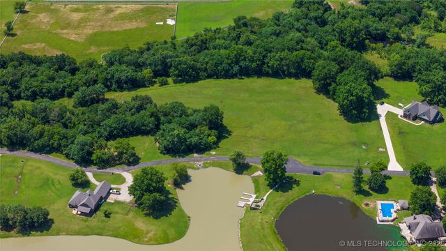 5544 Lake Drive, Mounds, OK 74047