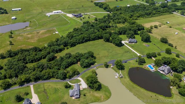 5544 Lake Drive, Mounds, OK 74047